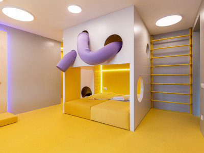 SyPly plywood and laminated chipboard Lamarty in the decor "Sunny" and "White" in the interior of the nursery in the TV project "Kvartirny Vopros". Unusual bedroom for unusual children.