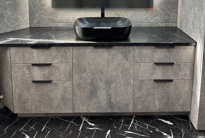 Мебель в ванную комнату (<a style='text-decoration:underline;' href='/lamarty/decors/cement.html'>Цемент</a>)