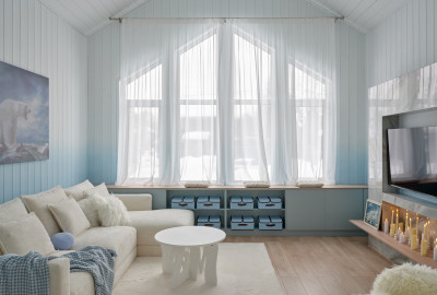 Встроенная система хранения под окном (<a style='text-decoration:underline;' href='/lamarty/decors/liberty.html'>Либерти</a>, <a style='text-decoration:underline;' href='/lamarty/decors/frost.html'>Фрост</a>)