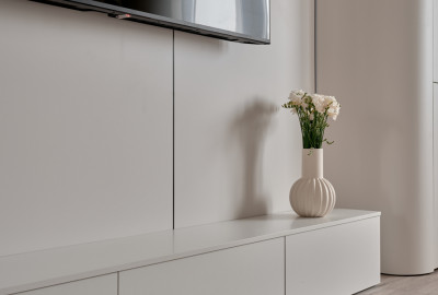 ТВ консоль (<a style='text-decoration:underline;' href='/lamarty/decors/white.html'>Белый</a>)